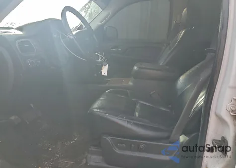 2007 Chevrolet Suburban K1500 z USA, uszkodzony, nr VIN 1GNFK16337R390875